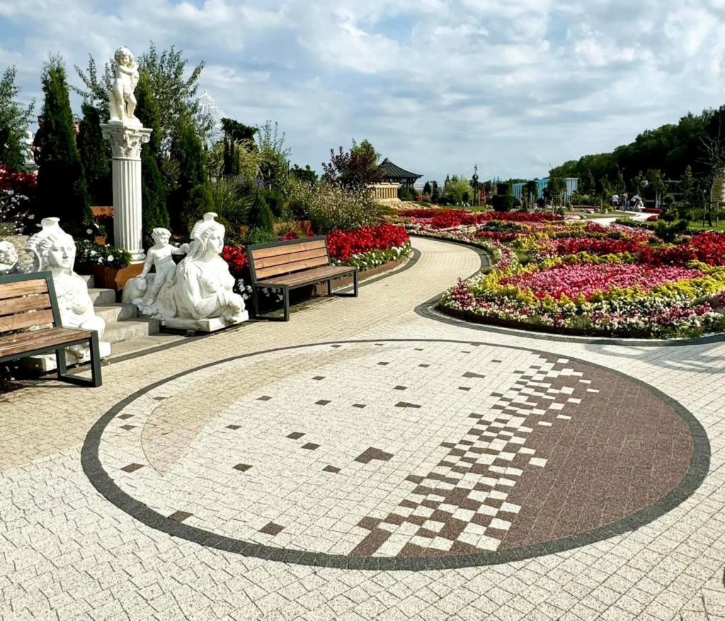 Grindinio trinkelės moderniame kiemo projekte